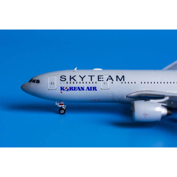 お取り寄せ商品】1/400 A330-200 大韓航空 スカイチーム HL8212