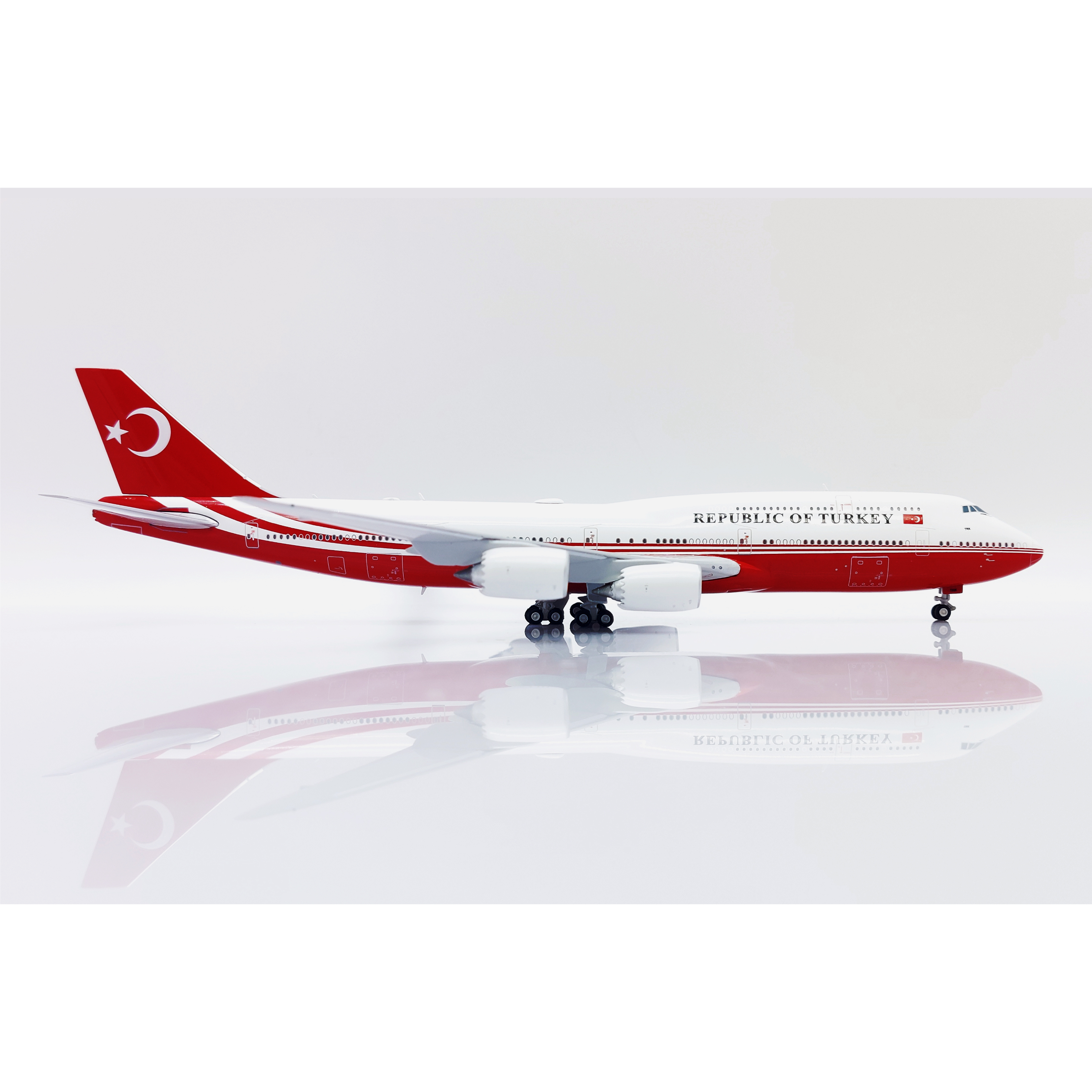 お取り寄せ商品】1/400 747-8(BBJ) トルコ政府専用機 TC-TRK | ひこー