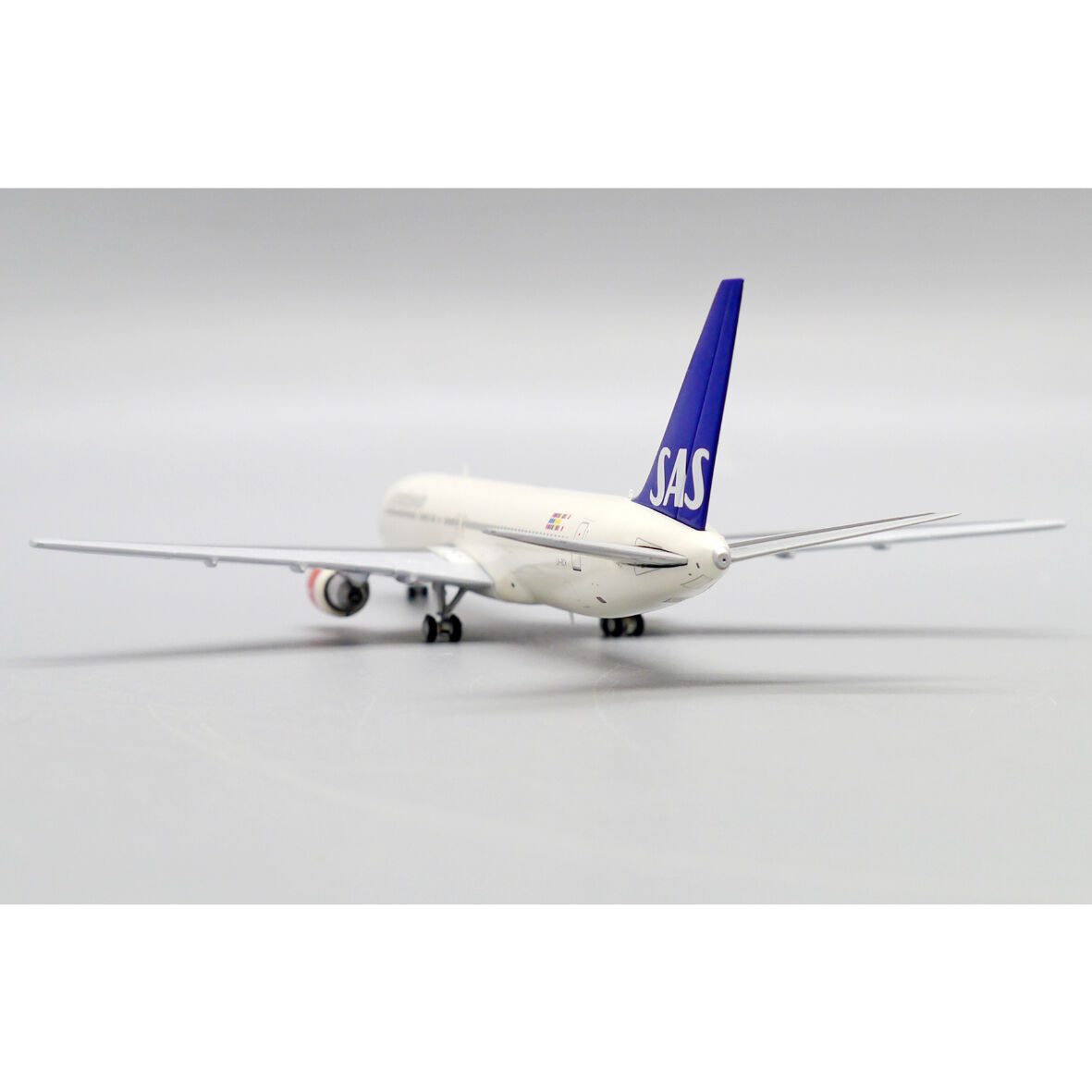 全日空商事 Boeing787-8（78ロゴ有り） 1:200スケール 全日空商事 Boeing787-8（78ロゴ有り） 1:200スケール