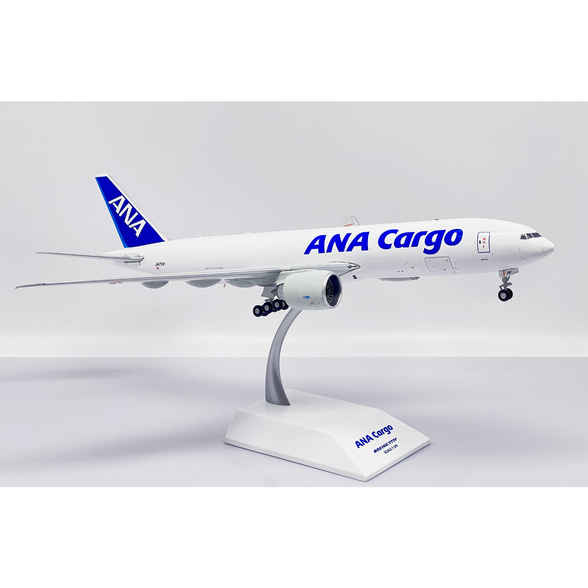 【非売品・新商品情報】1/200 777-200LRF ANA Cargo JA771F 