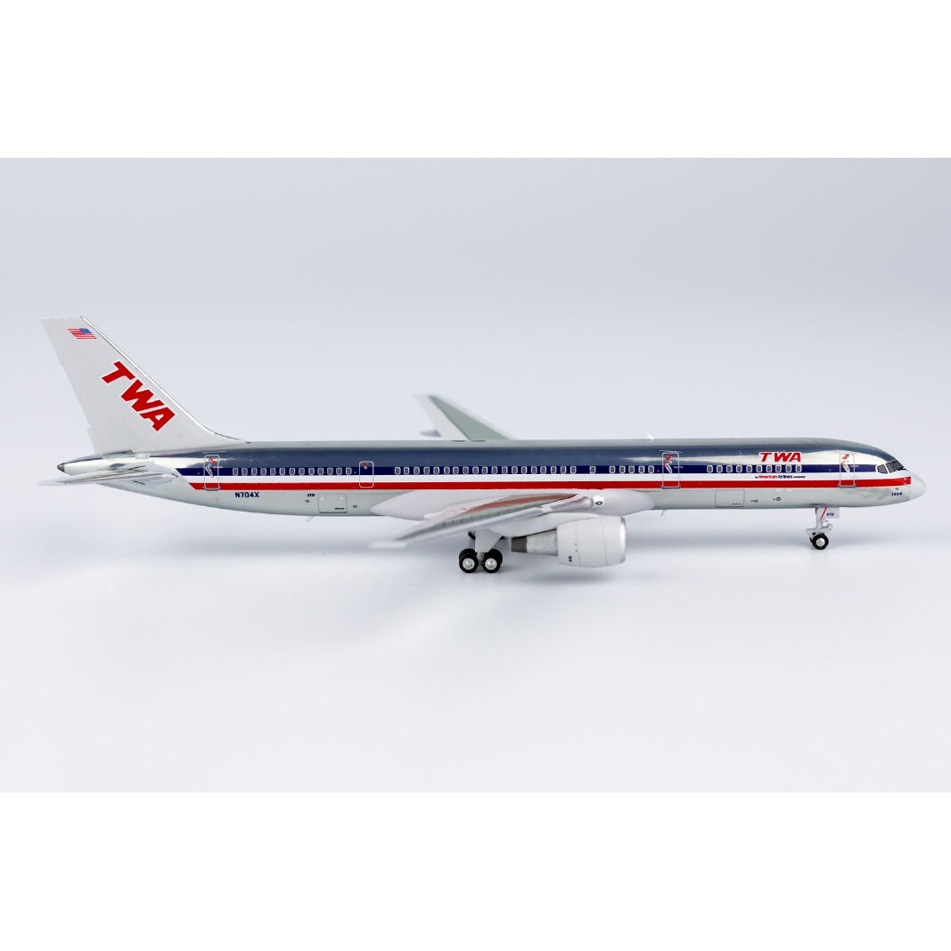 アメリカン航空 757-200 N174AA 1/400 アメリカン航空 757-200 N174AA 1/400 自動車