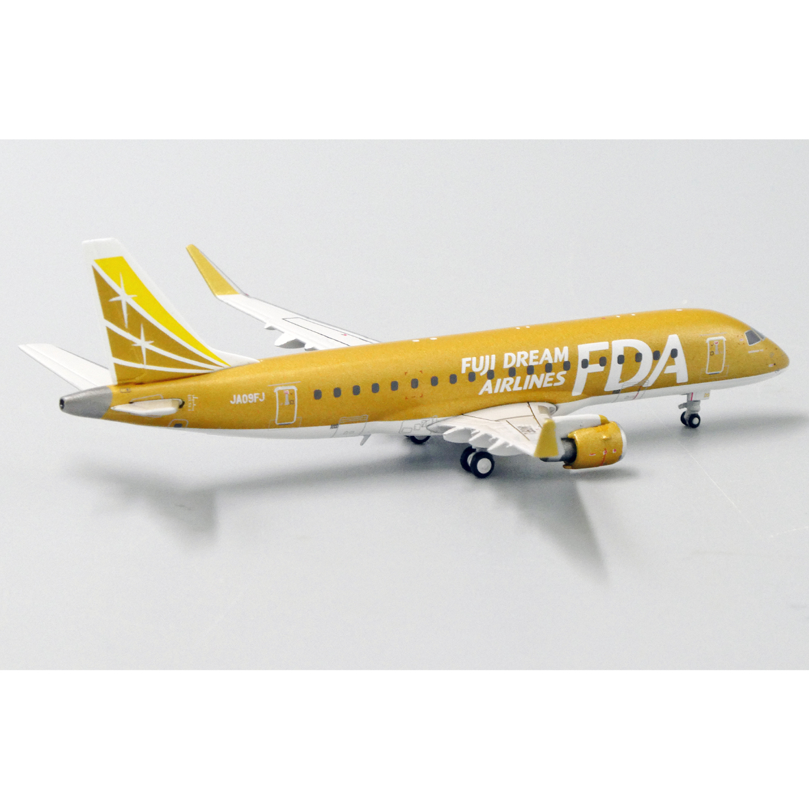 非売品・新商品情報】1/400 ERJ-175 フジドリームエアライ