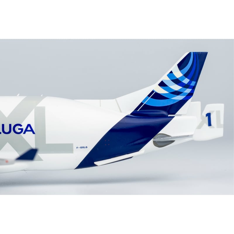 4/25着…Airbus ベルーガBIG 1/150=約42cm Amazon.co.jp: 1:150スケール スーパーベルーガ XL 飛行機模型