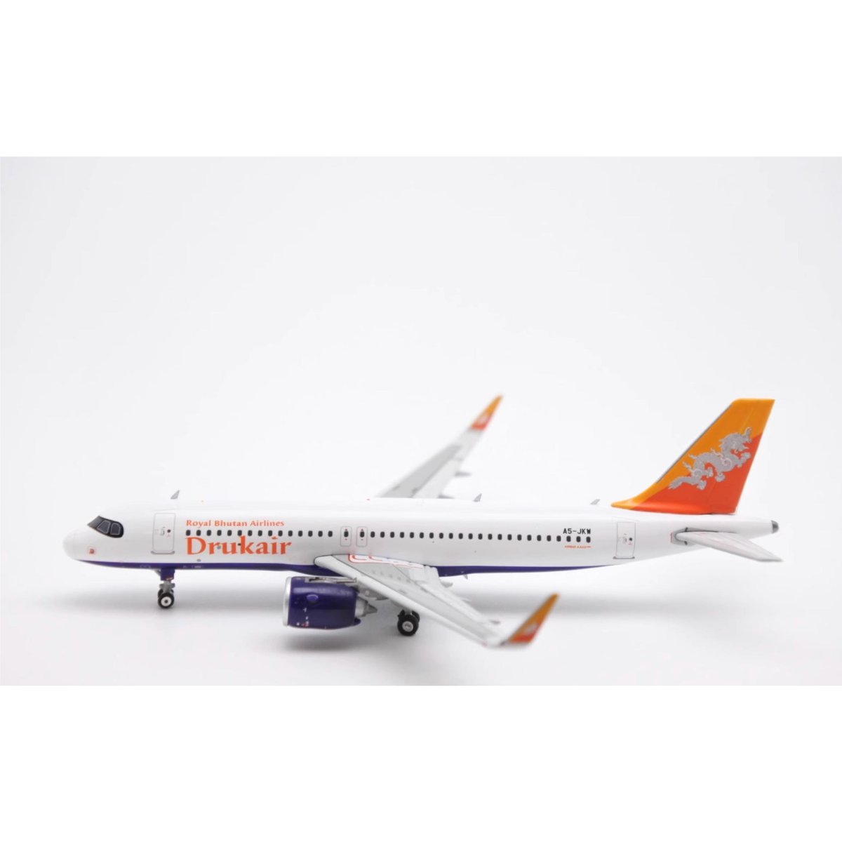 1/400 A320neo ドゥルク航空 A5-JKW | ひこーきちゃん模型専門店