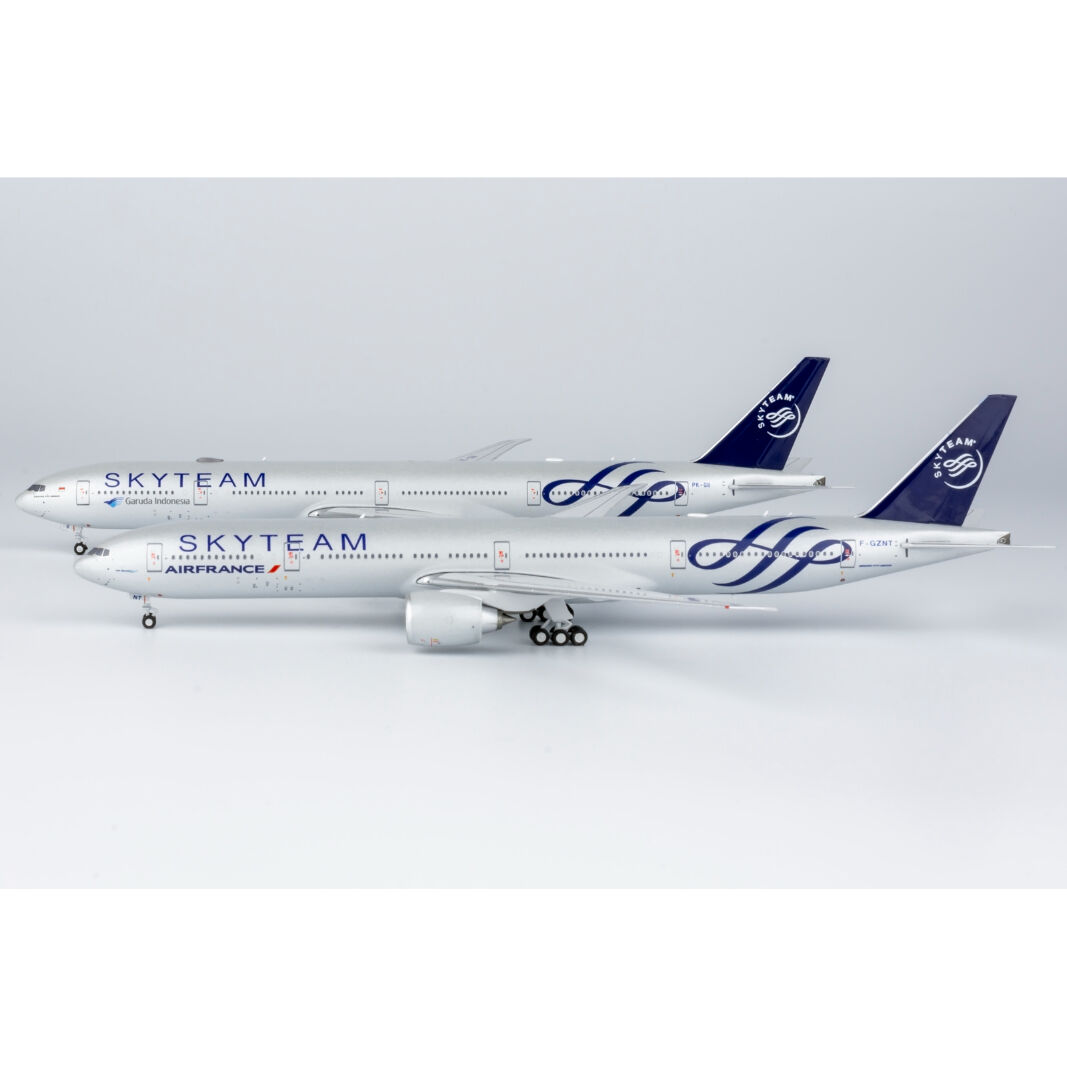 1/400 777-300ER エールフランス航空「スカイチーム塗装機」 F-GZ