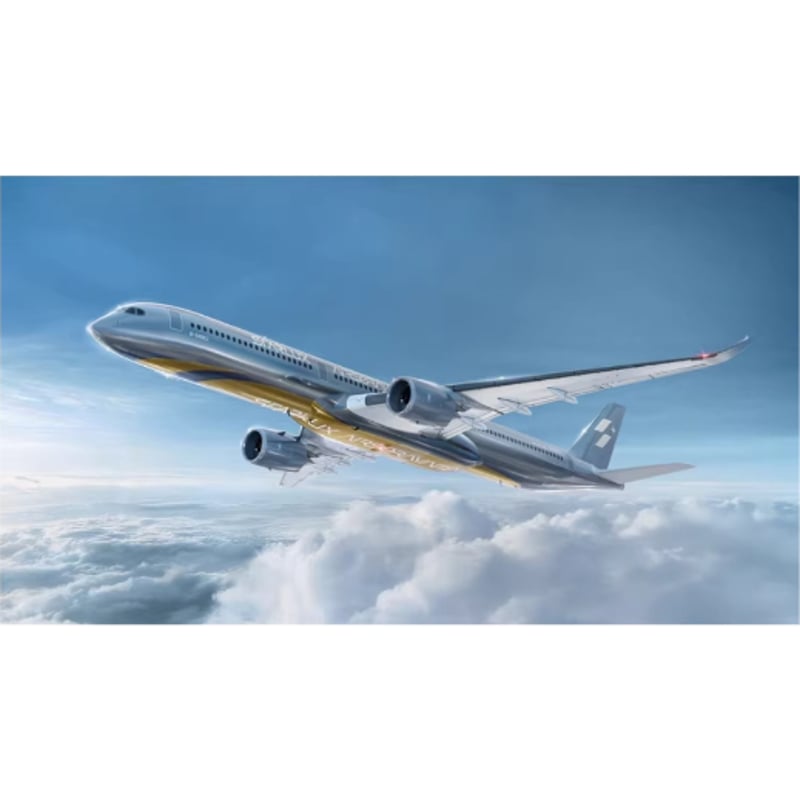 スターラックス航空　A350 - 1000 特別塗装機 スターラックス、A350-1000 「シルバーメタリック」特別塗装がロール