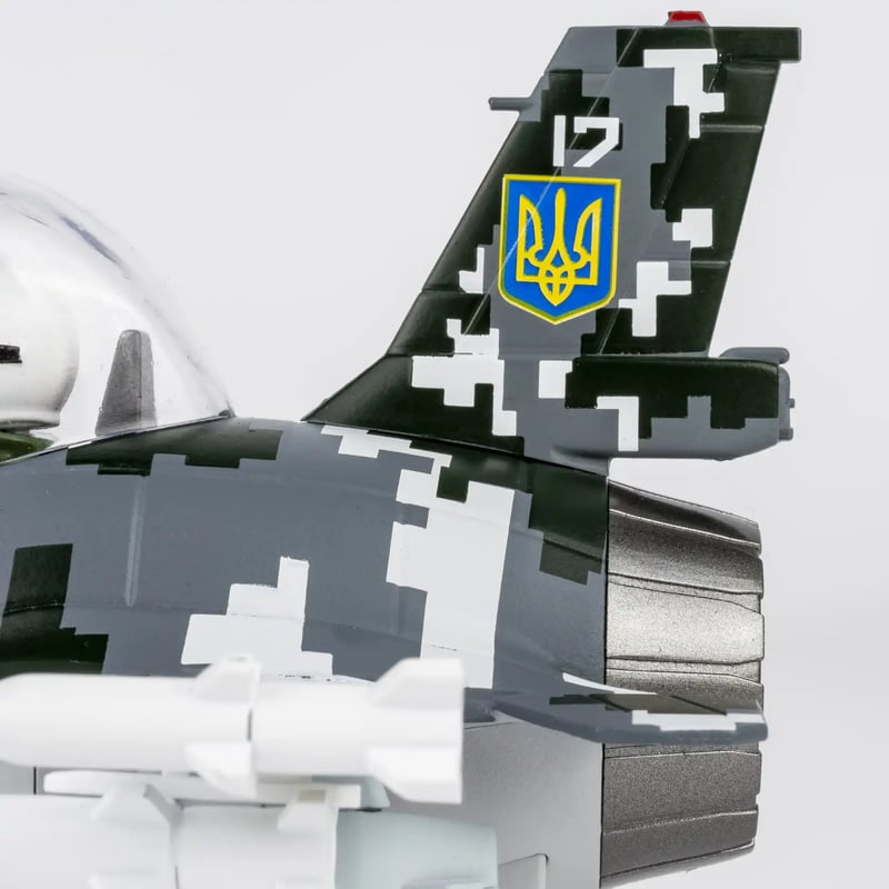 お取り寄せ商品】（たまごひこうき・Snap-Fit Cute）F-16AM