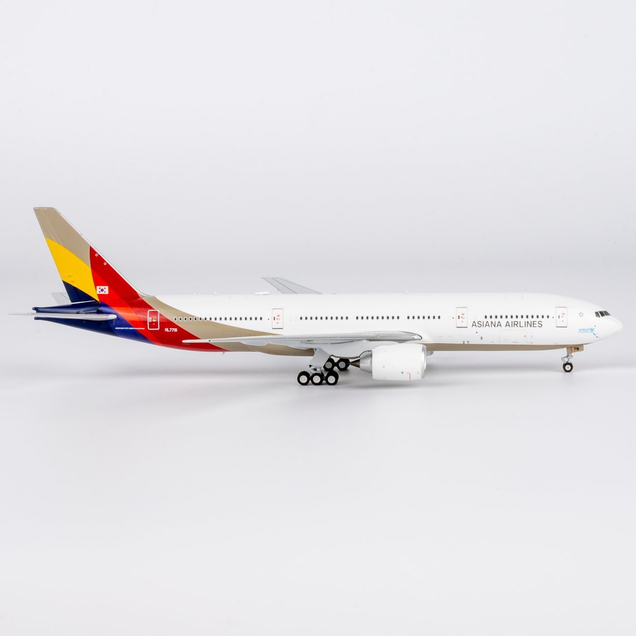 お取り寄せ商品】1/400 777-200ER アシアナ航空「revised tit