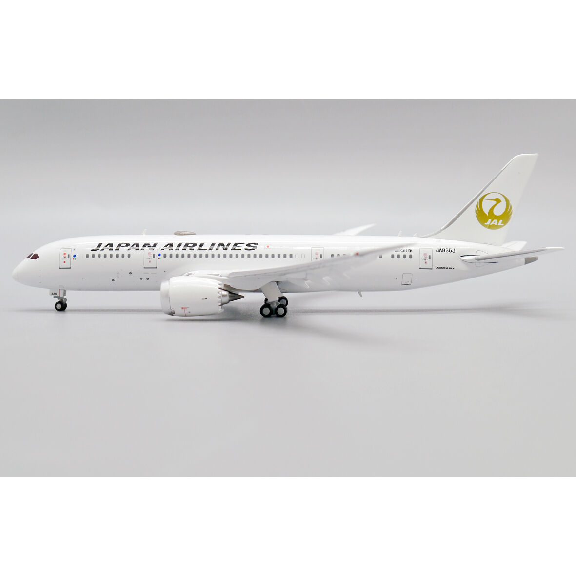 非売品・新商品情報】1/400 787-8 JAL[金の鶴丸ロゴ] JA835J