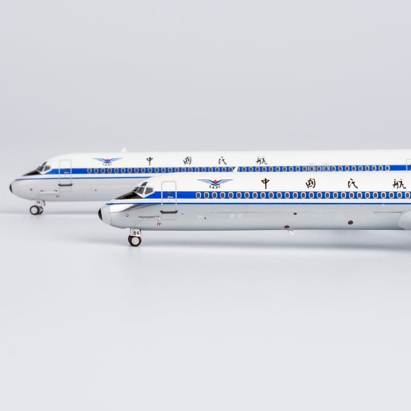 お取り寄せ商品】1/400 MD-82 中国民用航空局 B-2124 | ひ