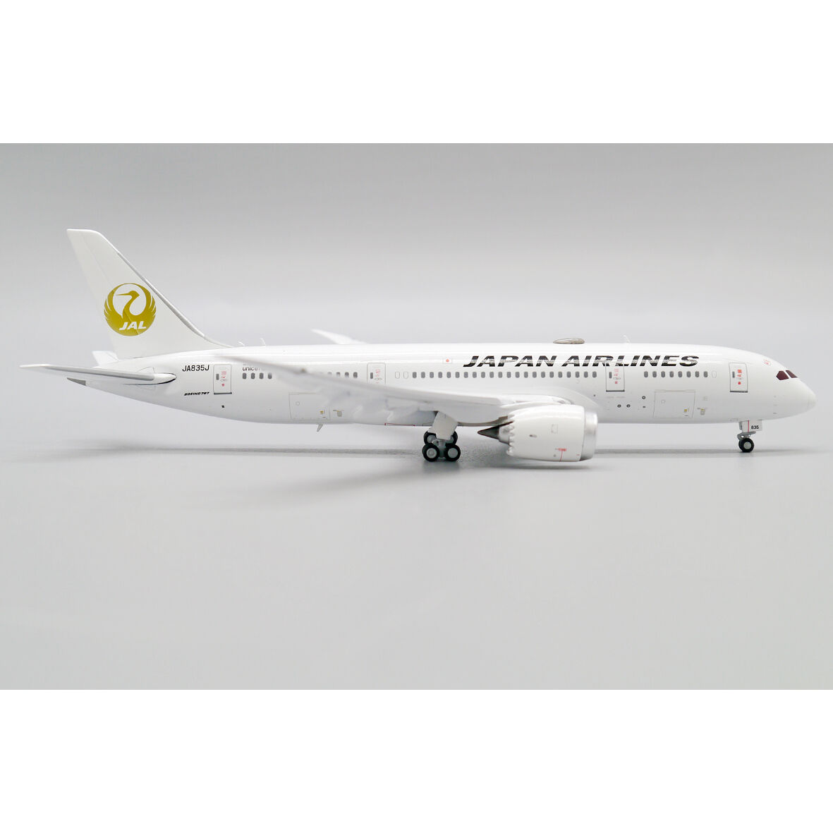 非売品・新商品情報】1/400 787-8 JAL[金の鶴丸ロゴ] JA835J 