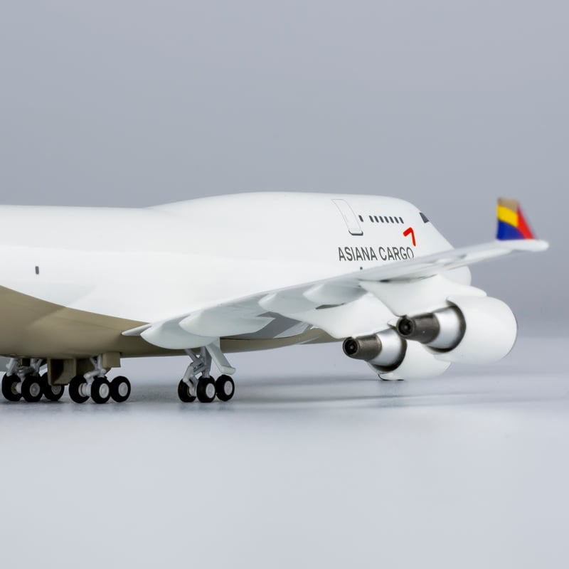 お取り寄せ商品】1/400 747-400BDSF アシアナ航空 HL7421 |