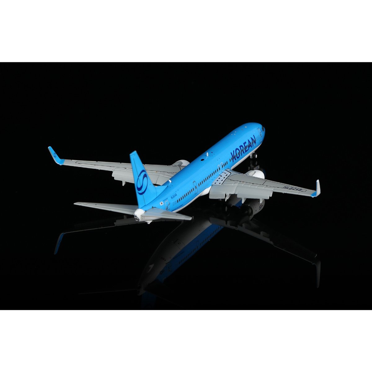 お取り寄せ商品】1/400 737-900 大韓航空「初の新塗装737-900」 HL82