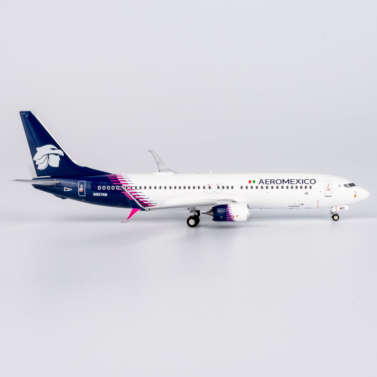 お取り寄せ商品】1/400 737-800/w アエロメヒコ航空「新塗装」 N957