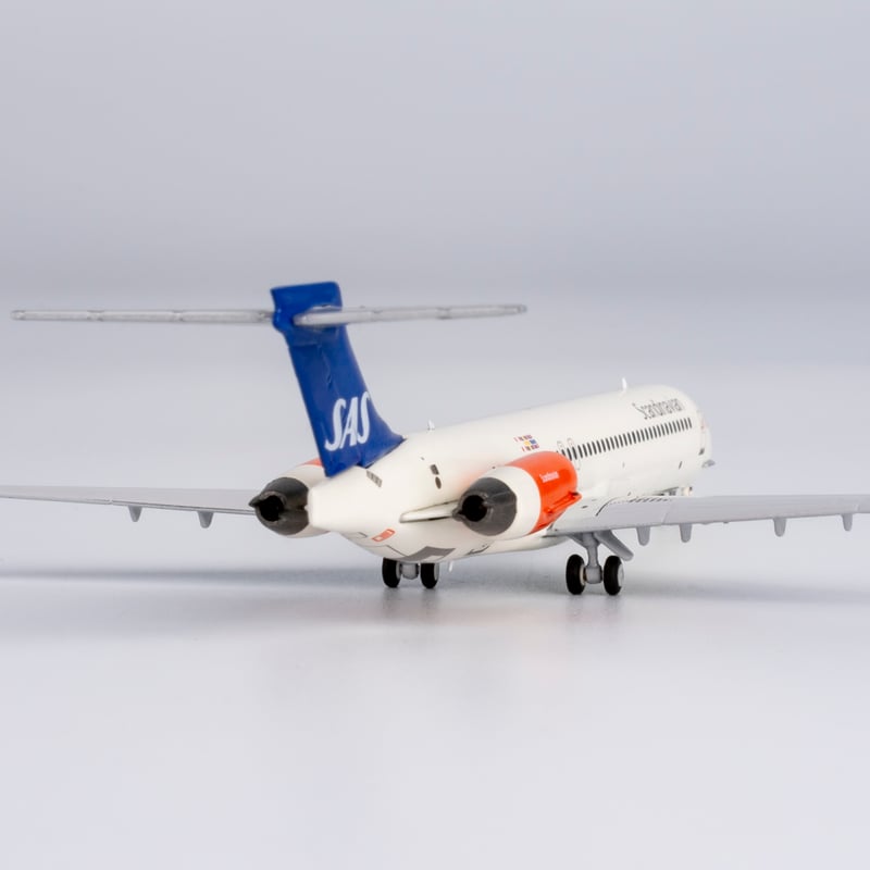 お取り寄せ商品】1/400 MD-87 (DC-9-87) スカンジナビア(SAS)航