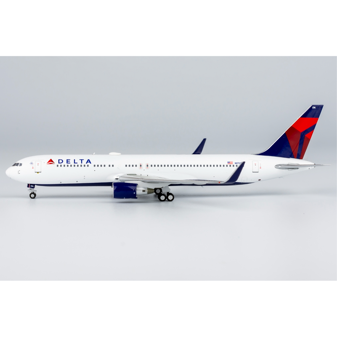 1/400 767-300ER/w デルタ航空 N174DN | ひこーきちゃん