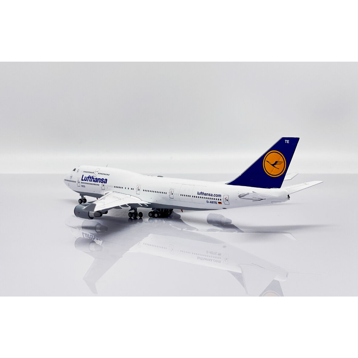 【お取り寄せ商品】1/400 747-400 ルフトハンザドイツ航空 D-ABTE （機体キーホルダー付き）