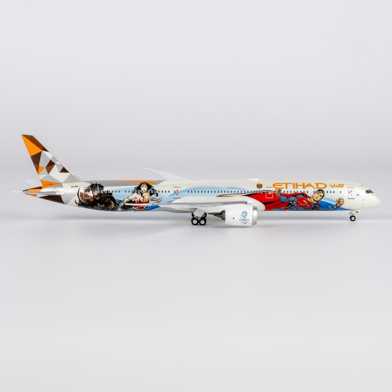 エディハド航空 記念品セット【非売品】 お取り寄せ商品】1/400 787-10 エティハド航空「Warner Bros. Wo