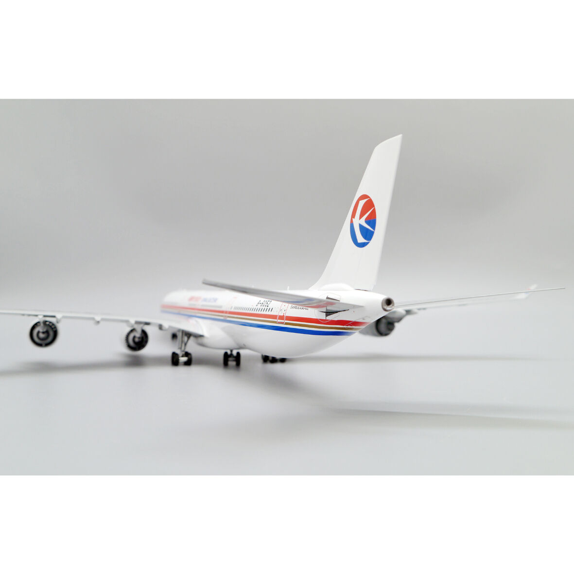 お取り寄せ商品】1/200 A340-600 中国東方航空(旧塗装) お取り寄せ商品】1/200 A340-600 中国東方航空(旧塗装)