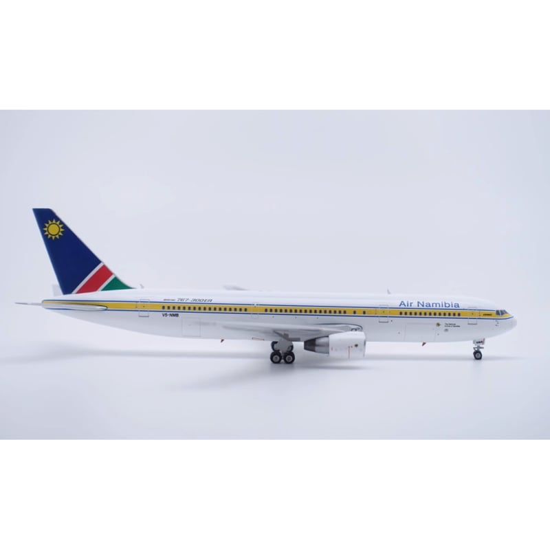 お取り寄せ商品】1/400 767-300ER エア・ナミビア V5-NMB | ひこーきちゃん