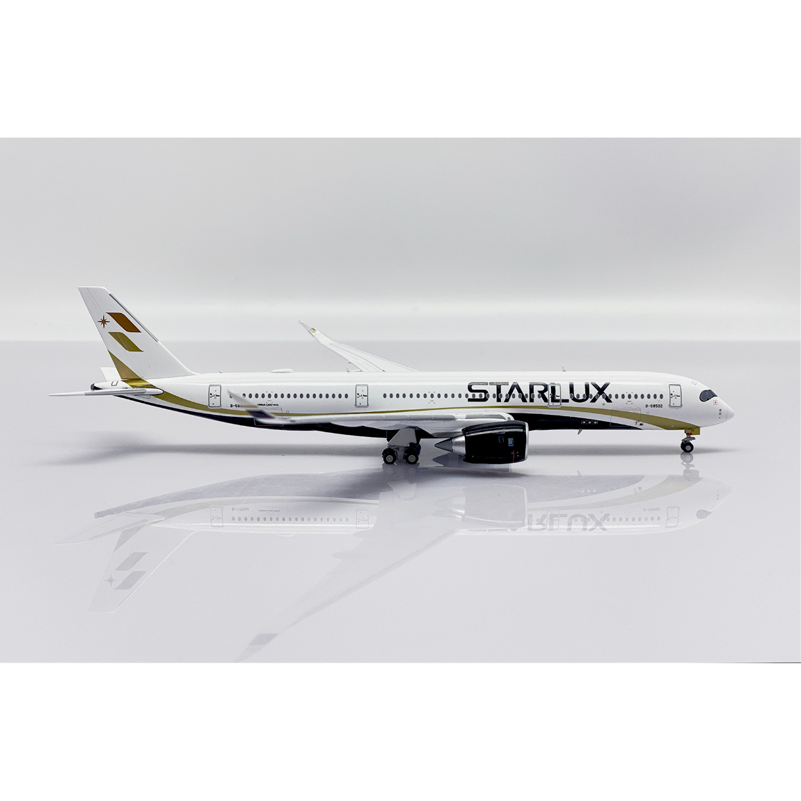 1/400 A350-900XWB スターラックス航空 B-58502