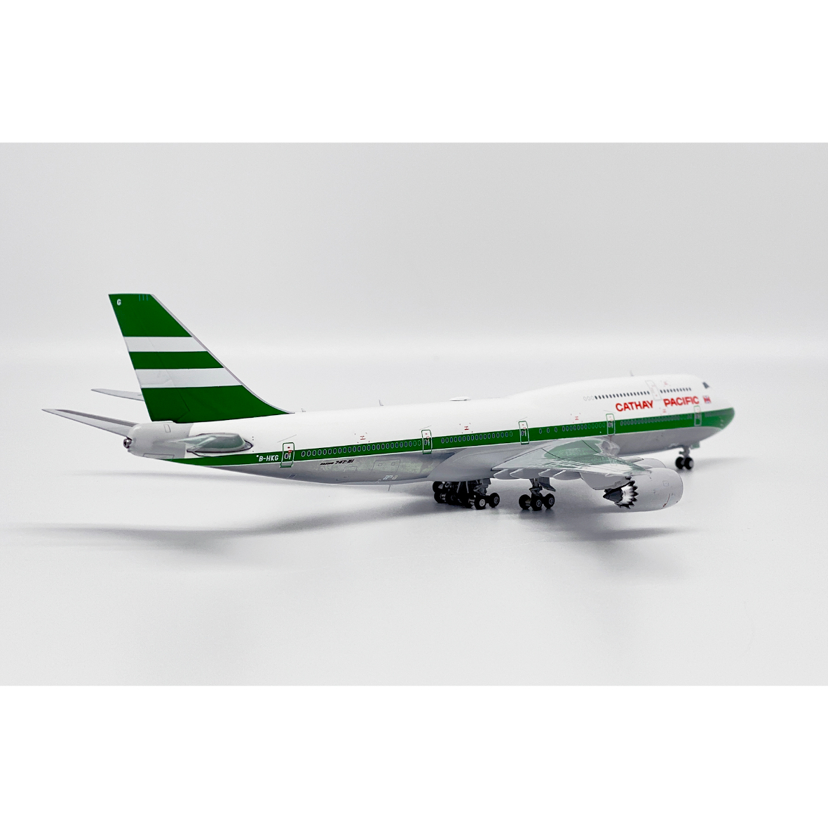 お取り寄せ商品】1/400 747-8i キャセイパシフィック