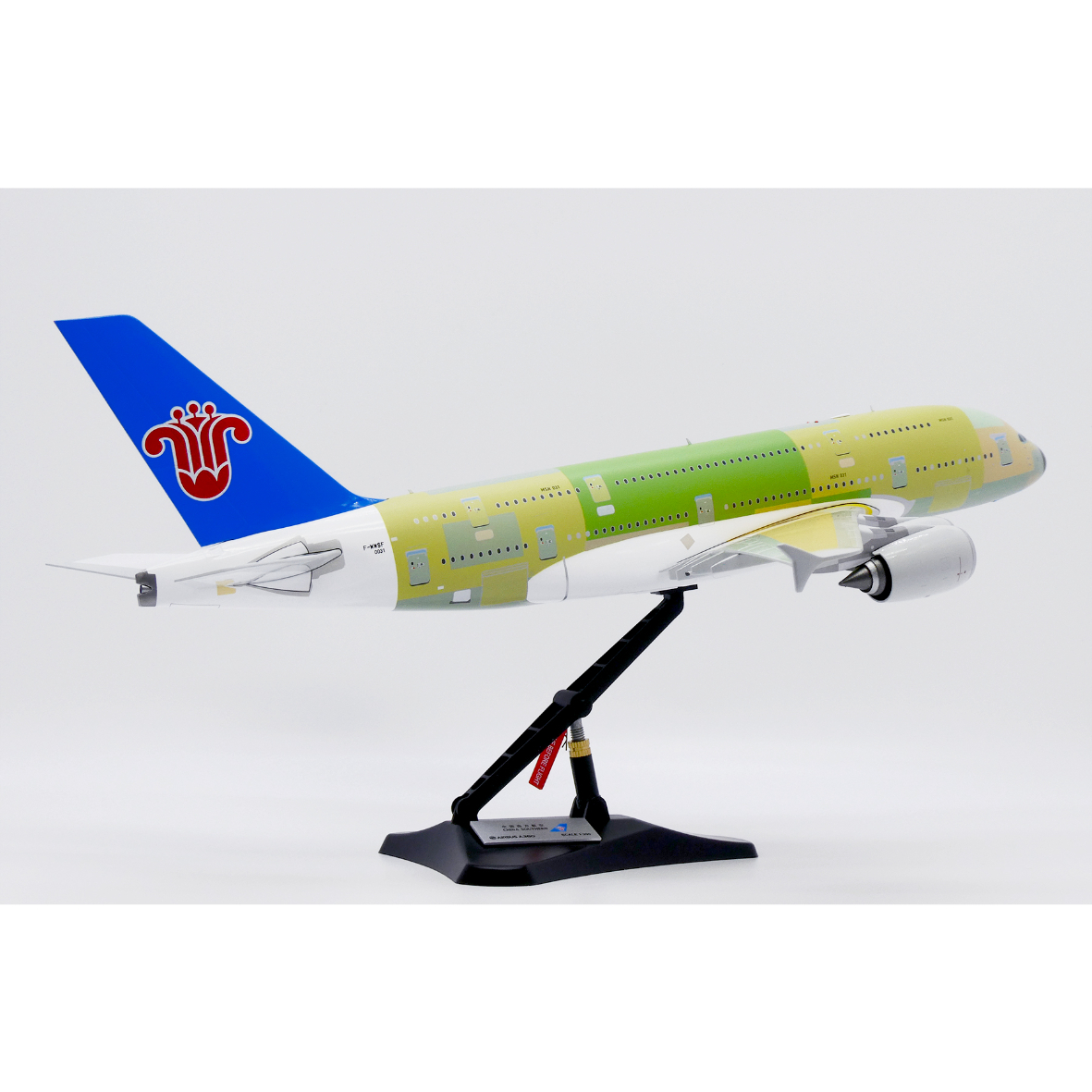 お取り寄せ商品】1/200 A380 中国南方航空(エアバス社下地塗装) お取り寄せ商品】1/200 A380 中国南方航空(エアバス社下地塗装)