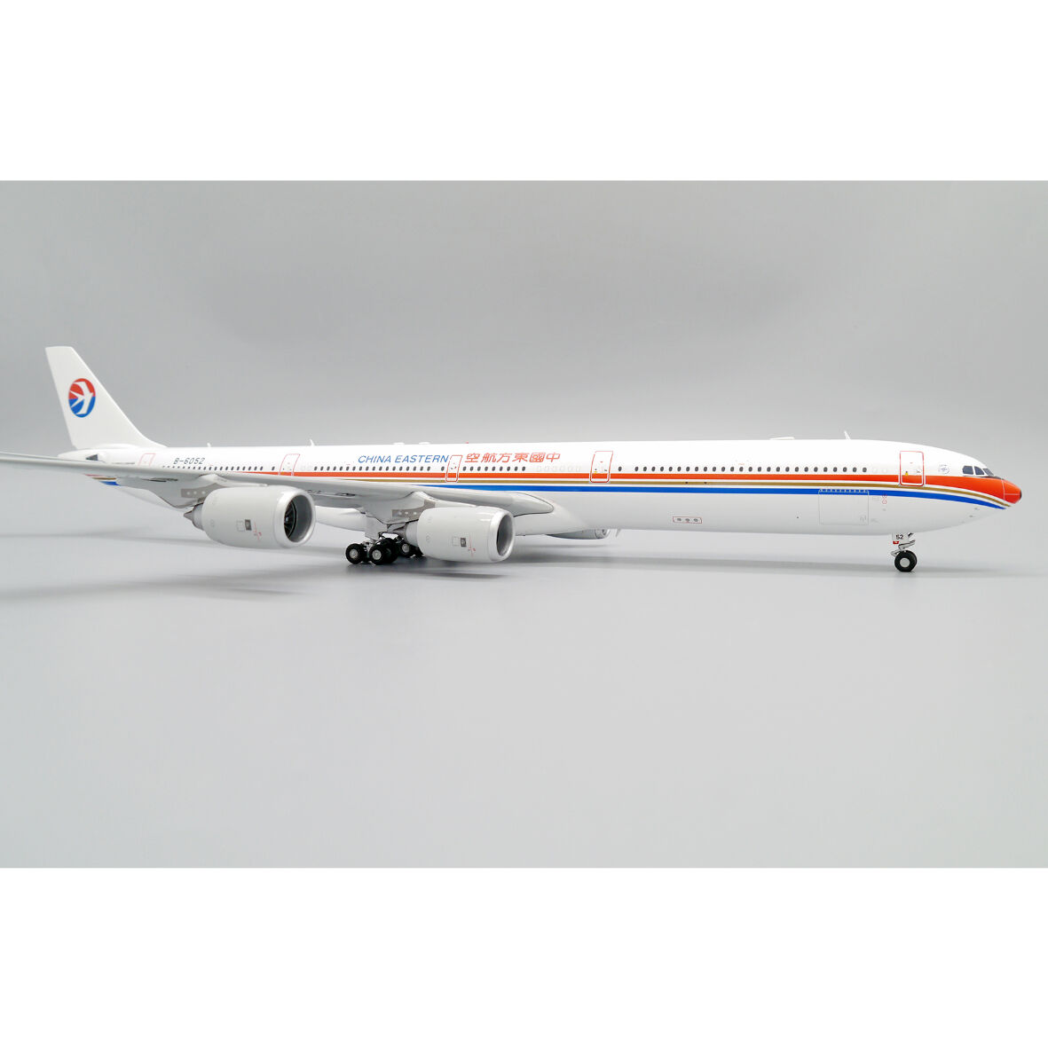 お取り寄せ商品】1/200 A340-600 中国東方航空(旧塗装)