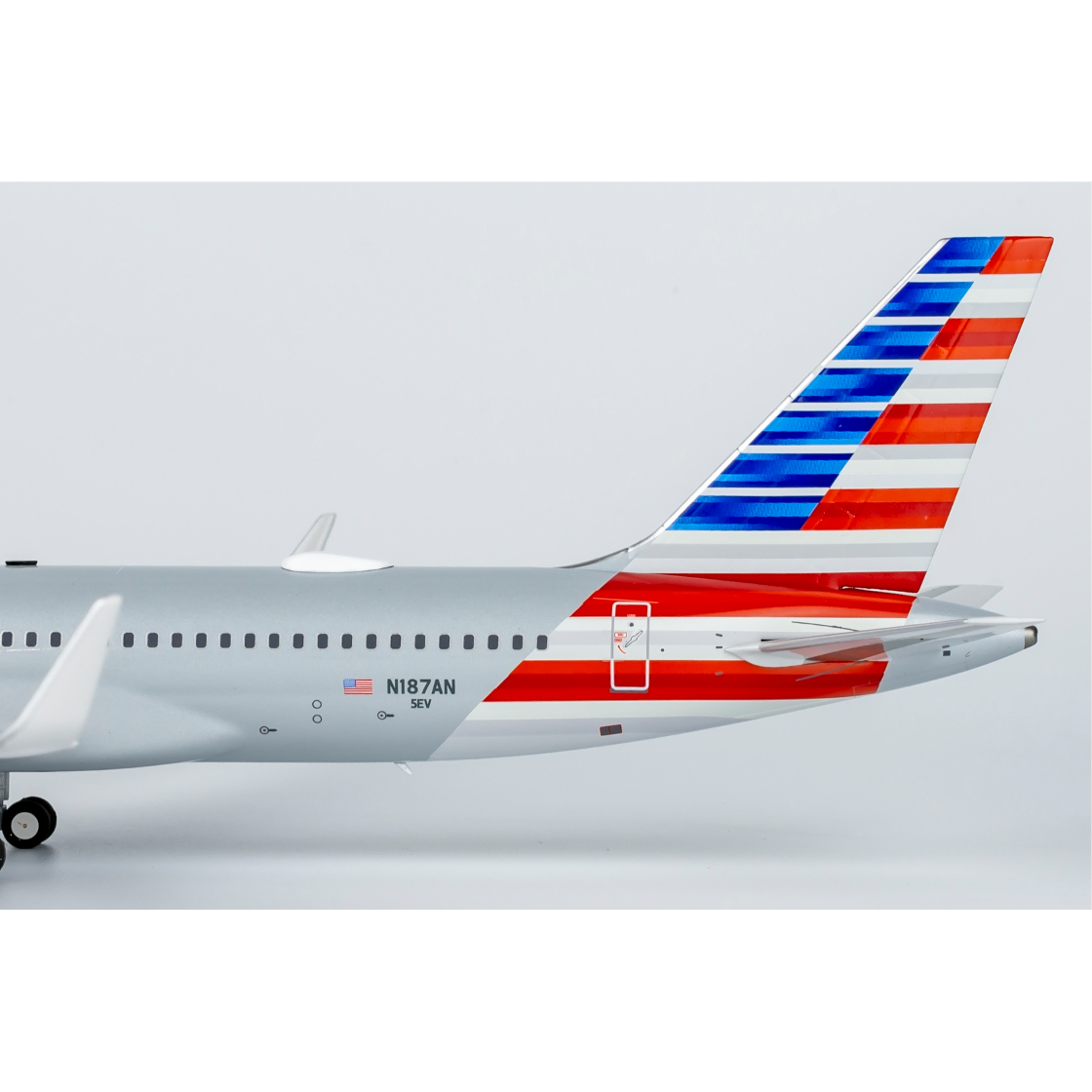 お取り寄せ商品】1/200 757-200/w アメリカン航空 N