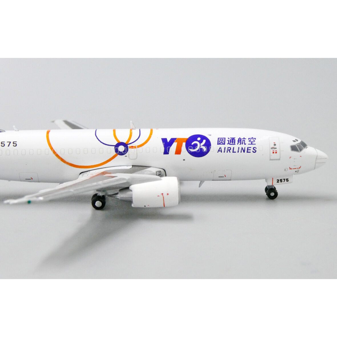お取り寄せ商品】1/400 B737-300(SF) YTOカーゴエアラインズ B-2575