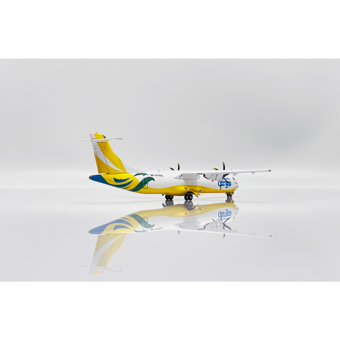 お取り寄せ商品】1/200 ATR72-500F セブパシフィック航空（初のATR-