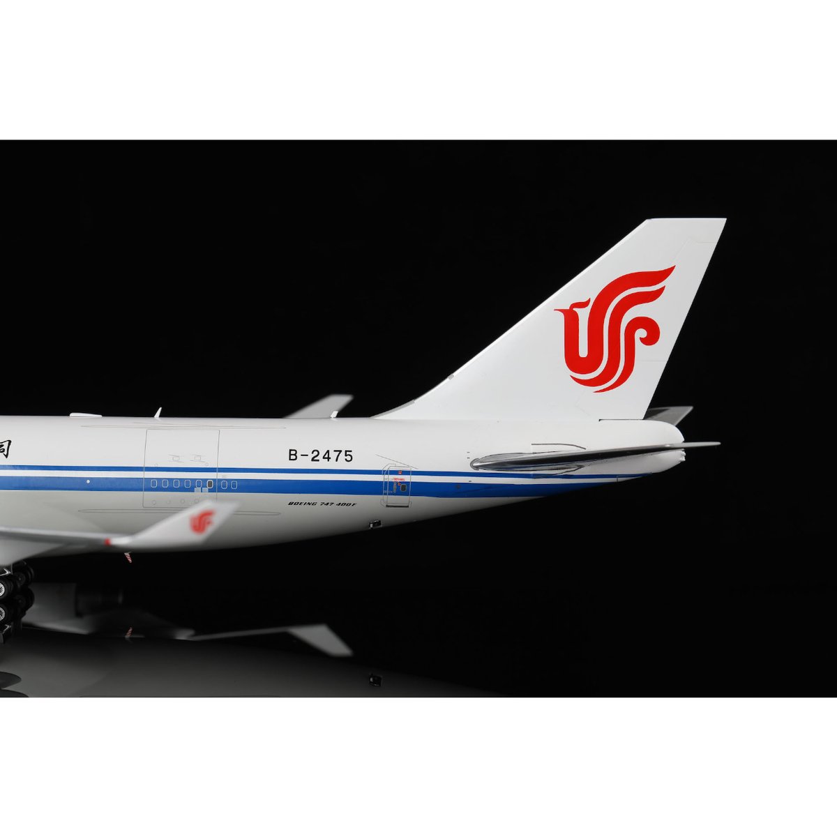 日曜まで 最終値下げ SQ WINGS 1/200 中国国際航空 747-8 SQ Wings 1/200 747-400F 中国国際貨運航空 B-2475｜L20