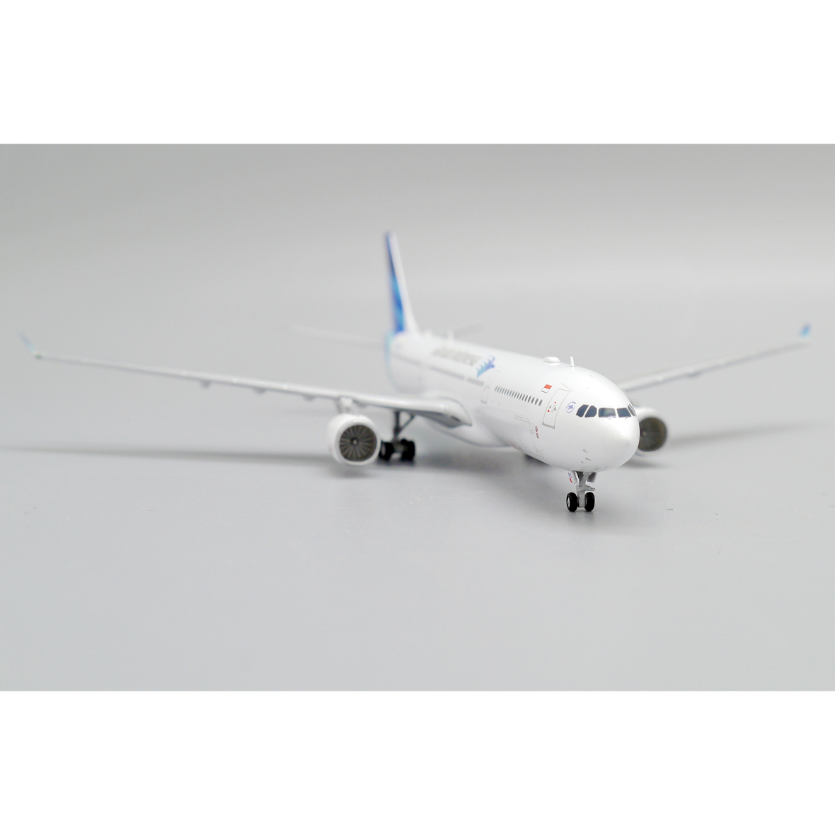 お取り寄せ商品】1/400 A330-300 ガルーダ・インドネシア航空 お取り寄せ商品】1/400 A330-300 ガルーダ・インドネシア航空