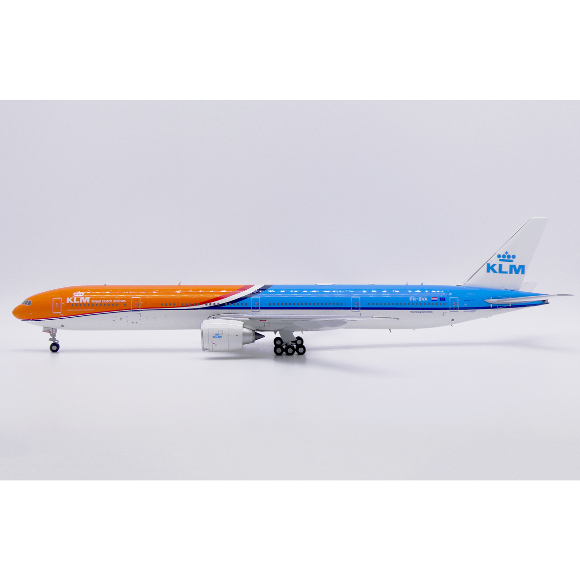 1/200 777-300ER KLMオランダ航空「オレンジ・プライド特別