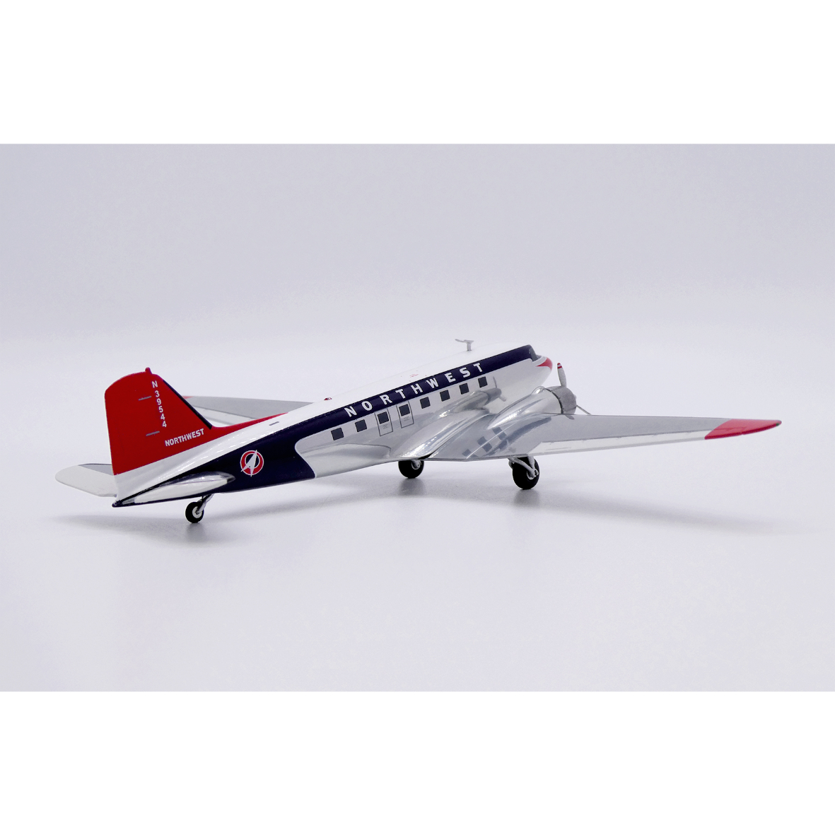 お取り寄せ商品】1/200 DC-3 ノースウエスト航空 N39544 (ポリッシュ