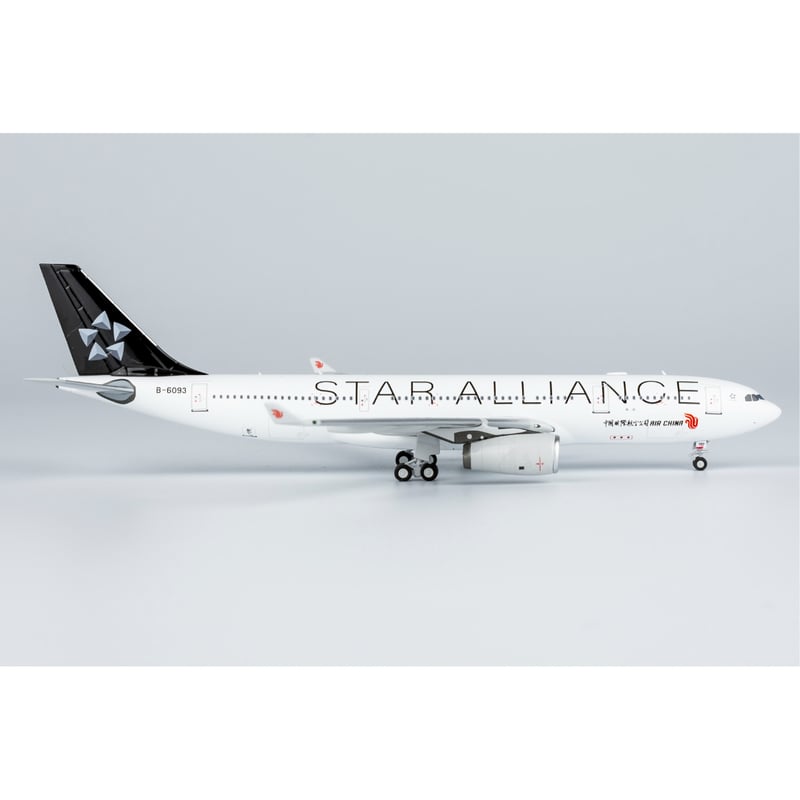 ANA B777-200 1/400 全日空商事 スターアライアンス塗装 1/400 B777-200 ANA スタアラ/スターアライアンス塗装 JA711A
