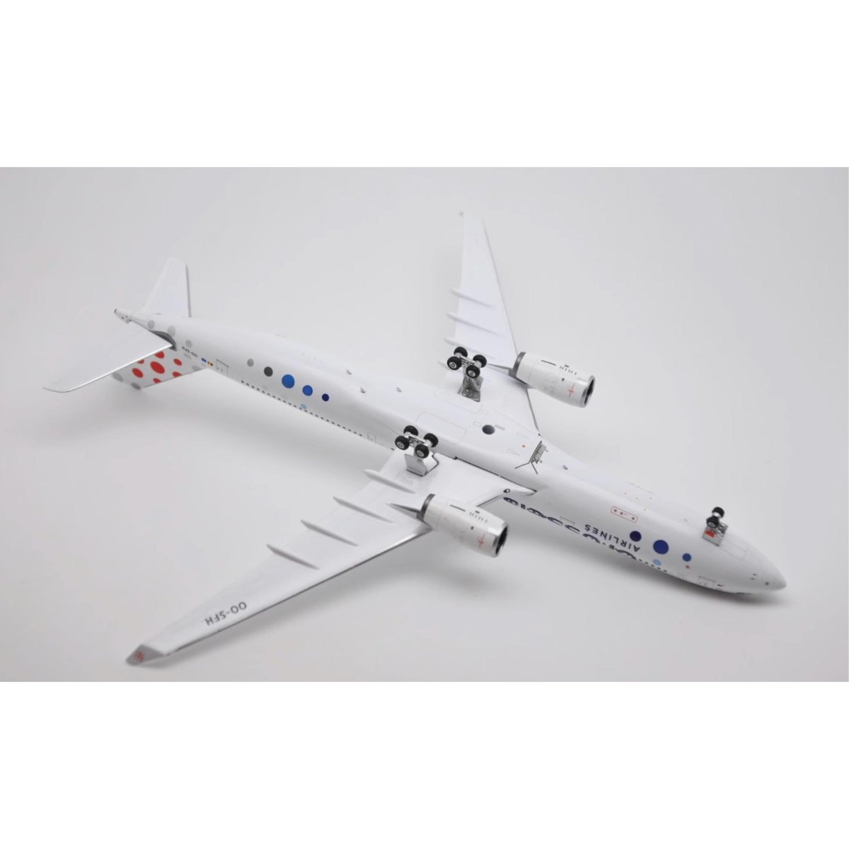 1/400 A330-300 ブリュッセル航空 OO-SFH | ひこーきちゃん