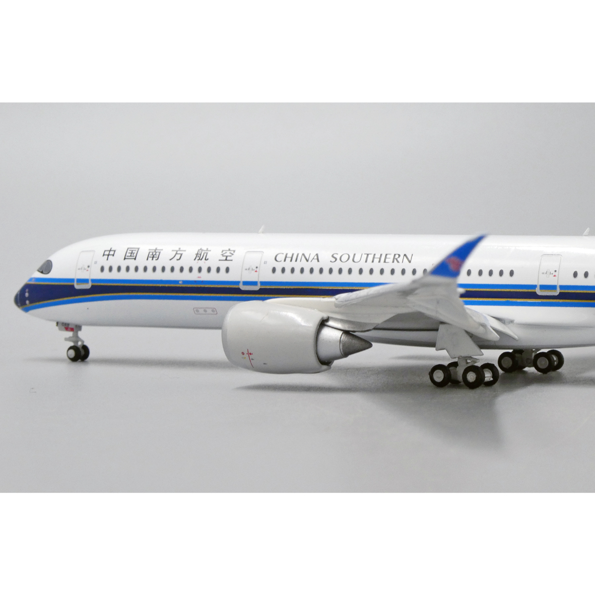 1/400 A350-900XWB 中国南方航空 B-30A9 Flaps