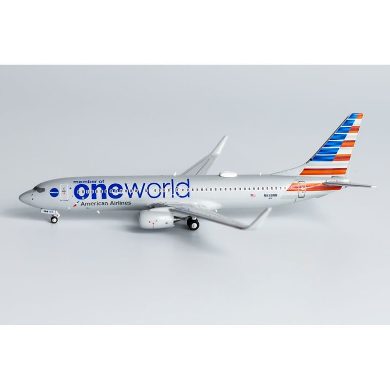 お取り寄せ商品】1/400 737-800/w アメリカン航空 ワンワールド塗装 N8...