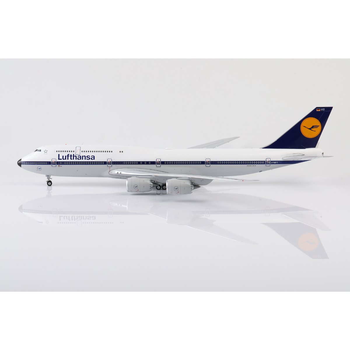 1/200 ルフトハンザ B747-8 レトロ塗装 D-ABYT 特価商品】【お取り寄せ商品】1/200 747-8 ルフトハンザ航空「レトロ