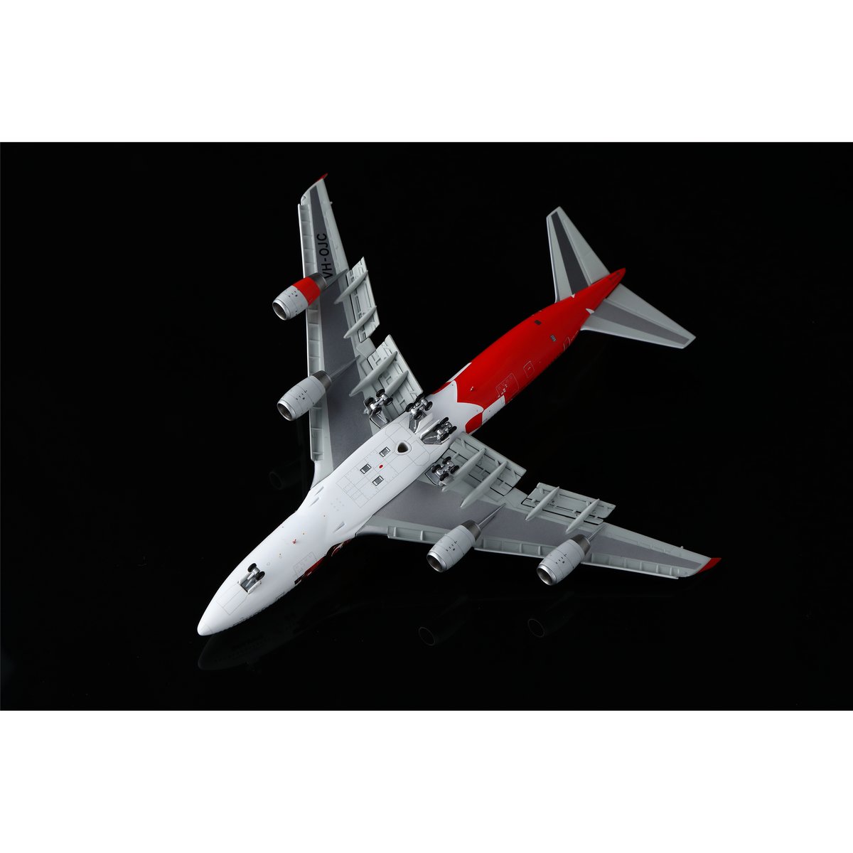お取り寄せ商品】1/400 747-400 カンタス航空「2000 Australian