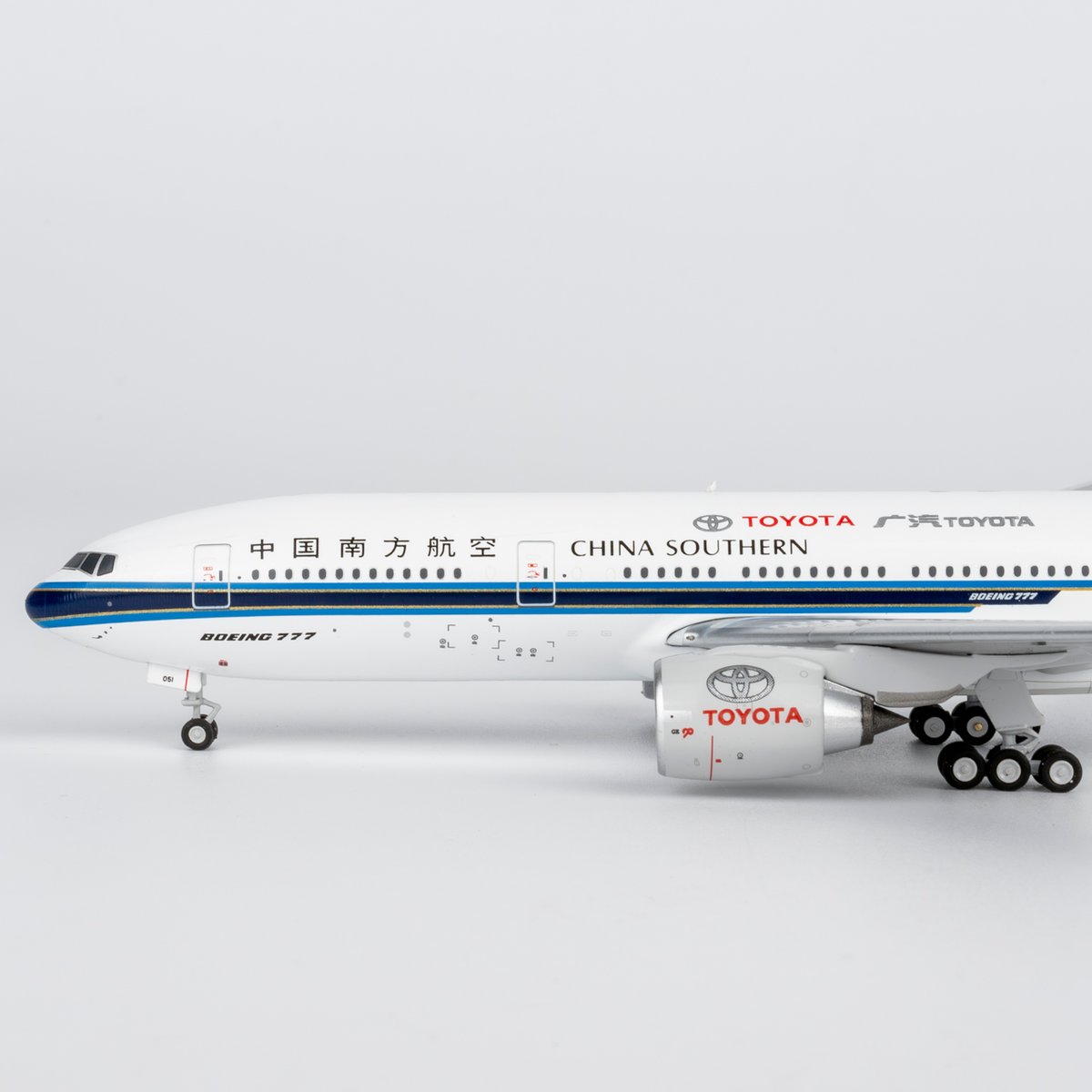 お取り寄せ商品】1/400 777-200 中国南方航空「CAMRY」 B-2051