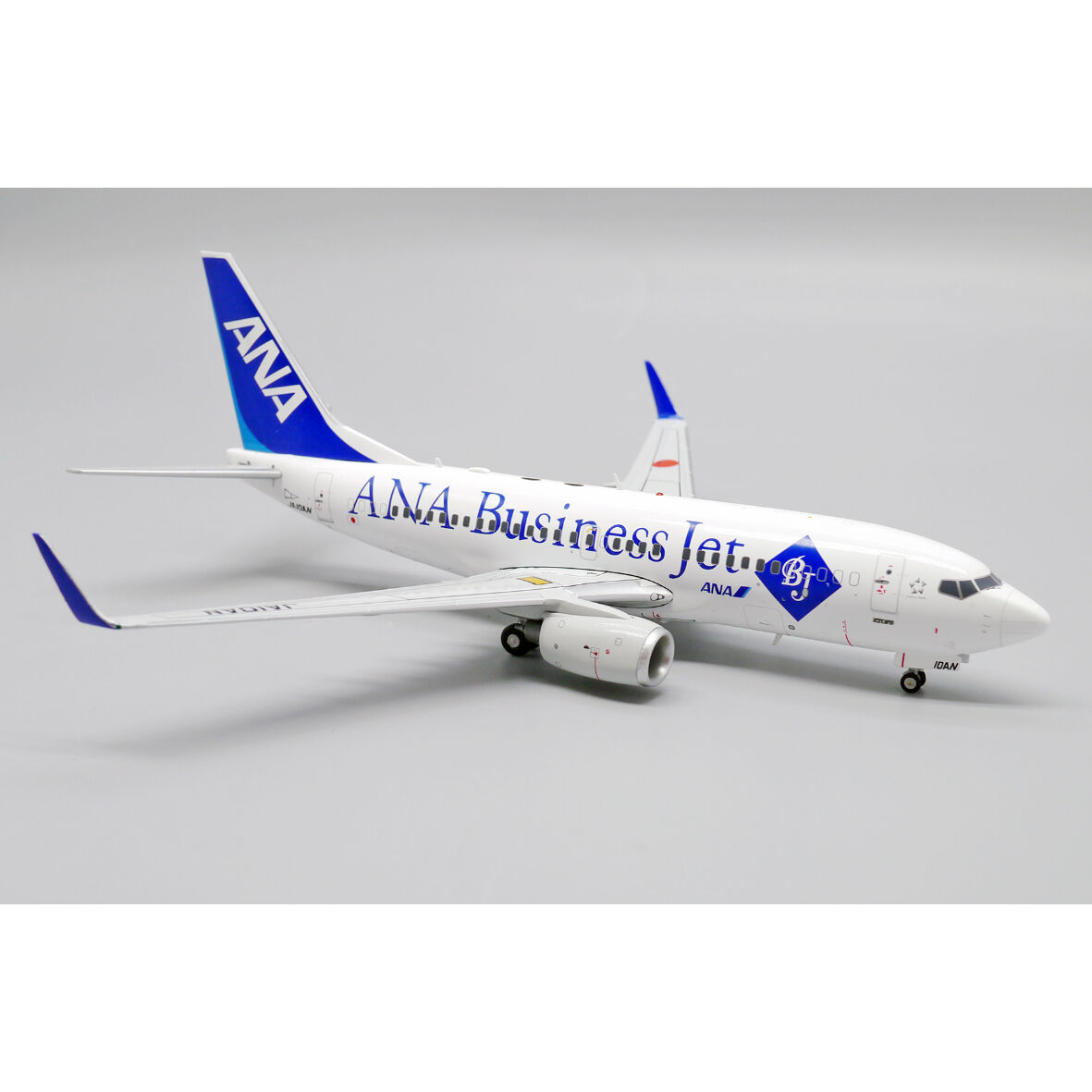 非売品・新商品情報】1/200 737-700ER ANA ビジネスジェット