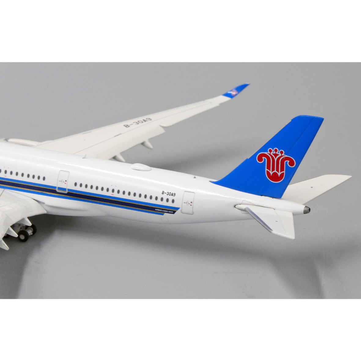 1/400 A350-900XWB 中国南方航空 B-30A9 Flaps
