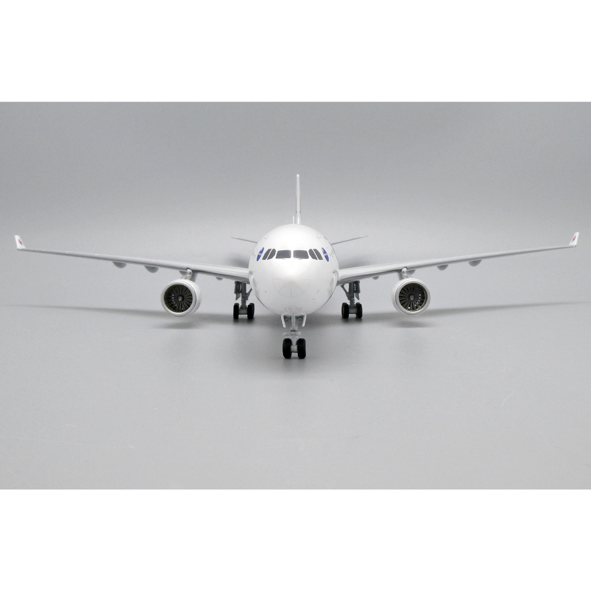 希少品！キャセイパシフィック航空　特別塗装機！A330-300 模型 1/200 1/200 A330-300 マレーシア航空「ネガラク x ワンワールド特別塗装機