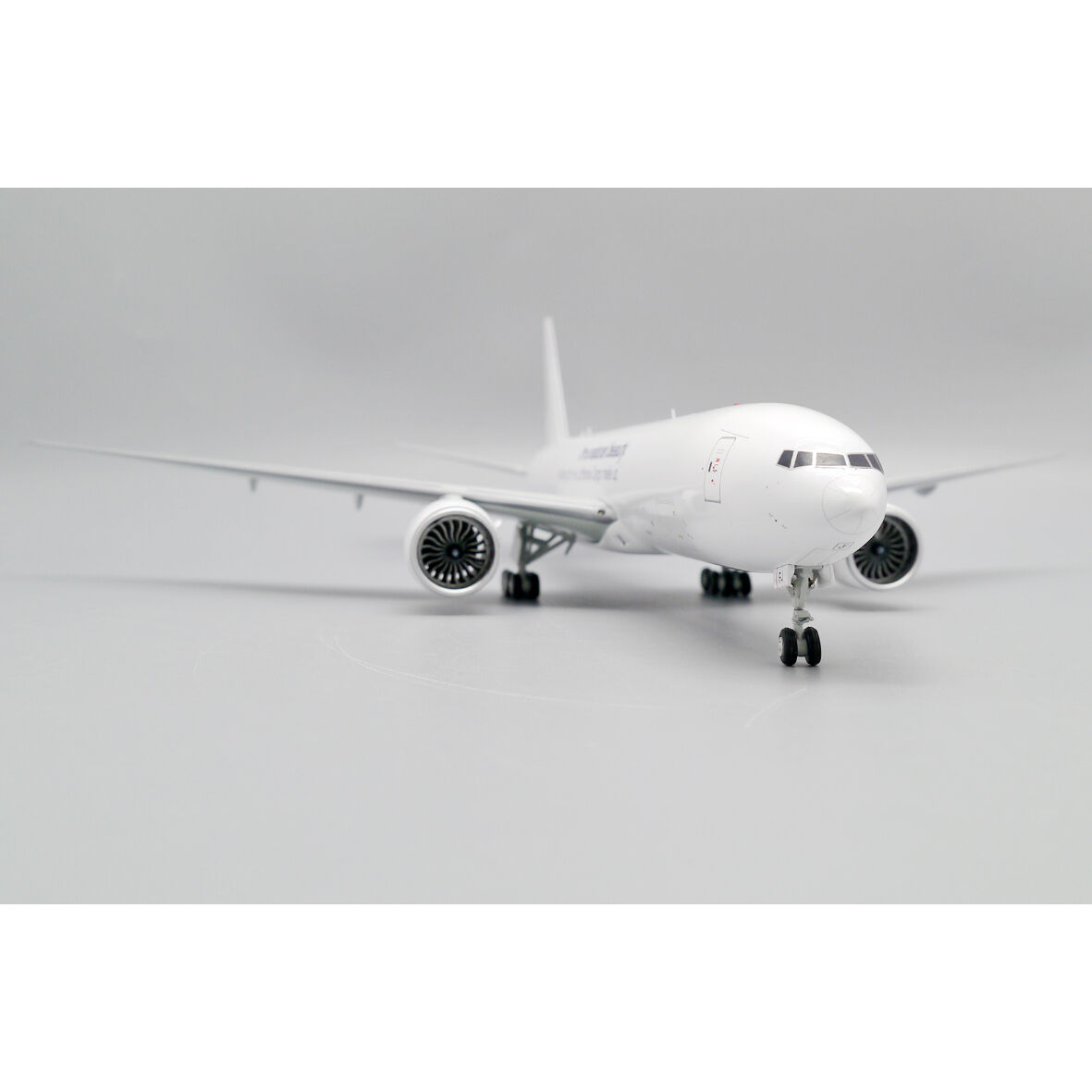 お取り寄せ商品】1/200 777-200LRF ルフトハンザ・カーゴ D
