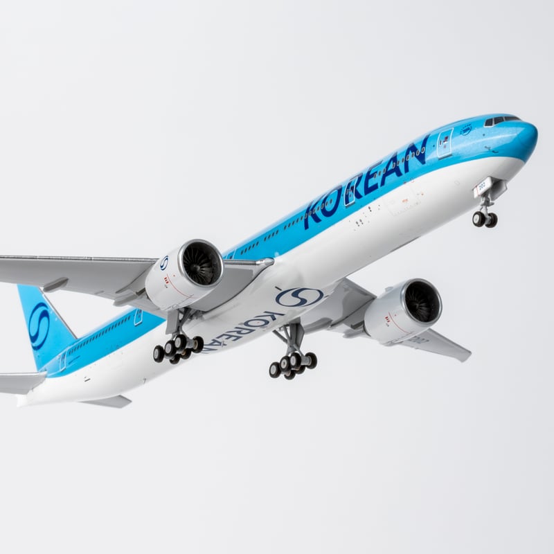 お取り寄せ商品】1/400 777-300ER 大韓航空「新塗装」 HL7202 | ひこ