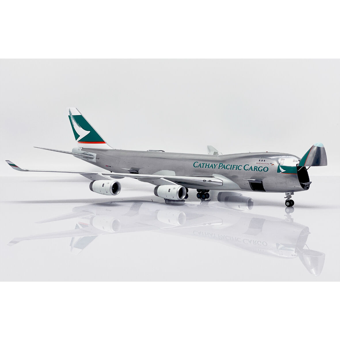 昭和ろくです‼️１／２００キャセイパシフィック航空Ｂ７４７－４００金属製 original