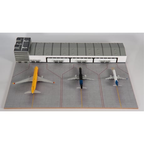 1/200用 空港ジオラマ エプロン［木製］PBB付き 1:200 空港ジオラマシート ジオラマ エプロン モデルプレーン用