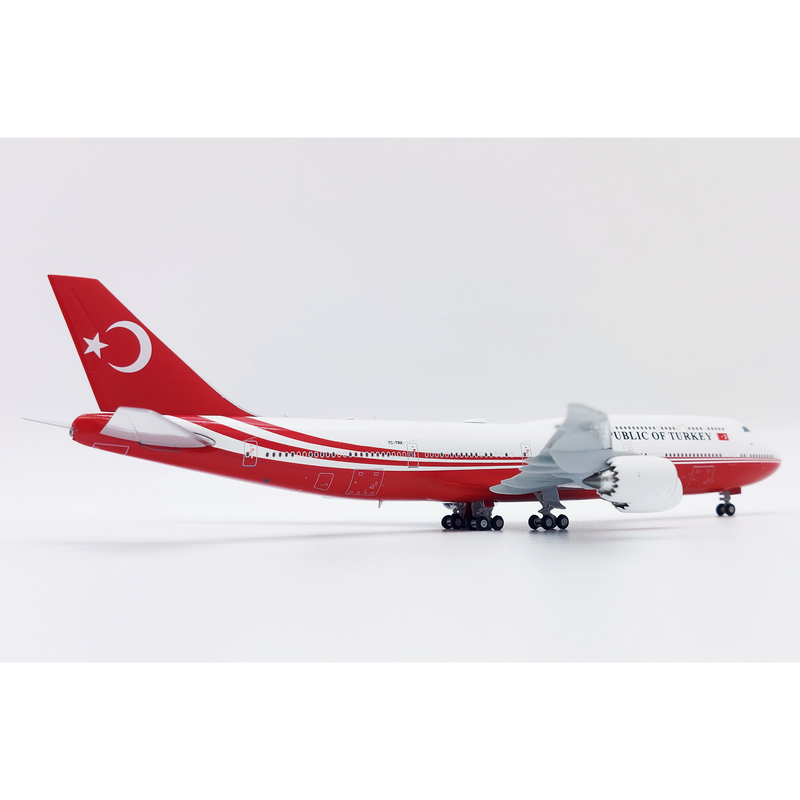 お取り寄せ商品】1/400 747-8(BBJ) トルコ政府専用機 TC-TRK | ひこー